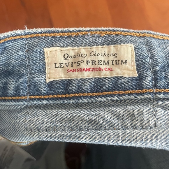 Levi’s 501 Denim Shorts - Picture 3 of 4